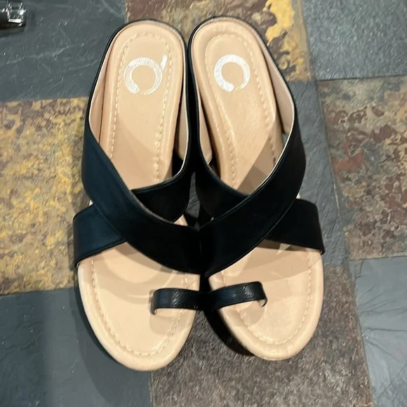 Women’s Journee Wedge Sandals size 5.5 women’s EUC - Picture 2 of 6
